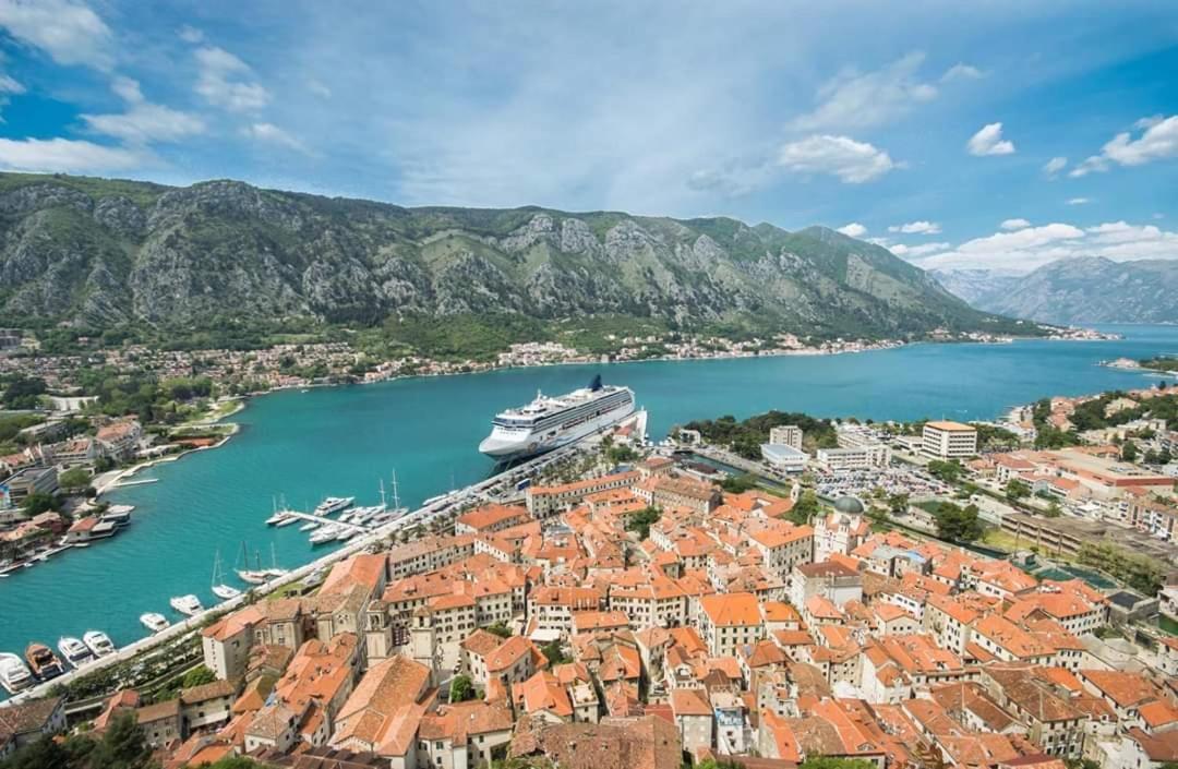 Alisa Sea View Apartment Prcanj Kotor Exterior foto